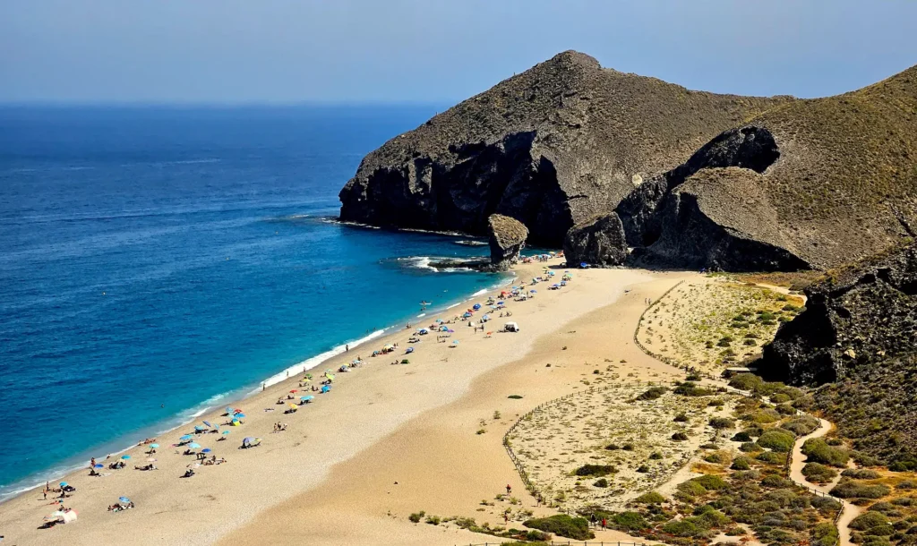 Playa-de-los-Muertos