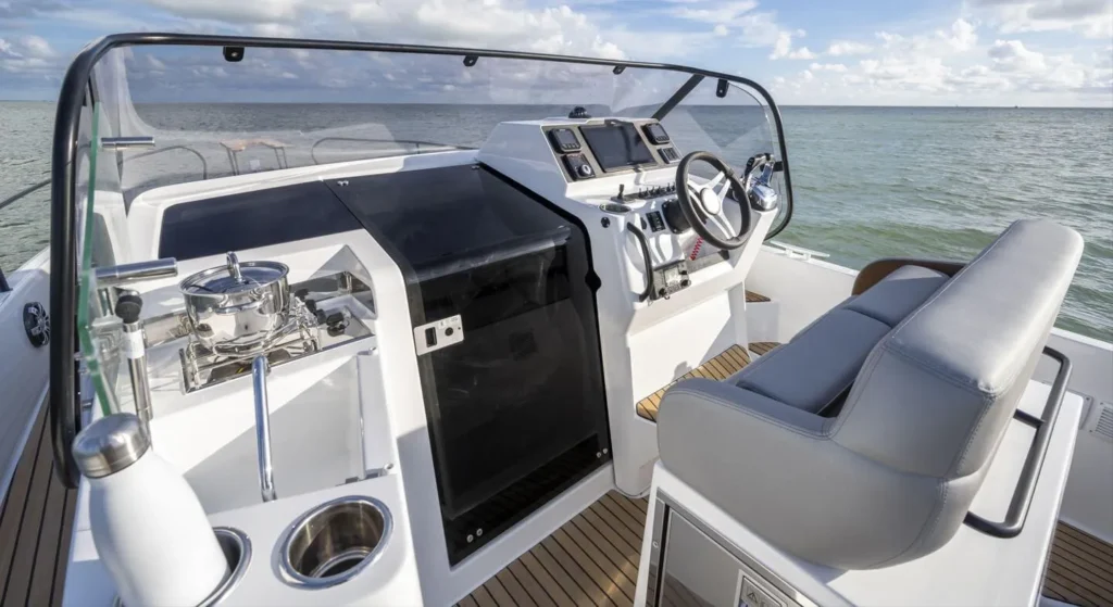 Beneteau Flyer Sun Deck Motor Yacht